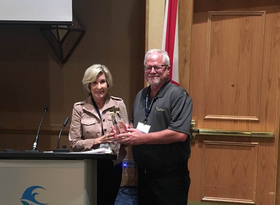 AMHA Board Member Sam Huffman Receives Special Appreciation Award at the 2019 Multi-State Convention